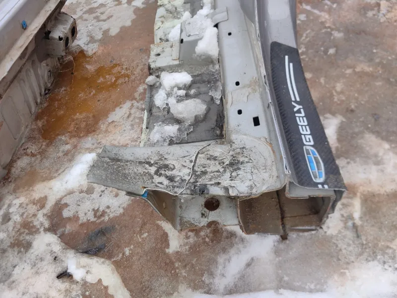 Порог с центральной стойкой