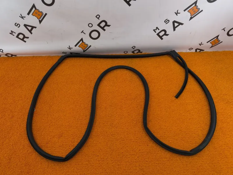 Уплотнитель двери