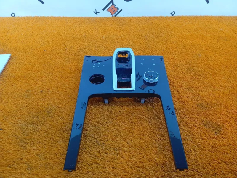 Накладка центральной консоли