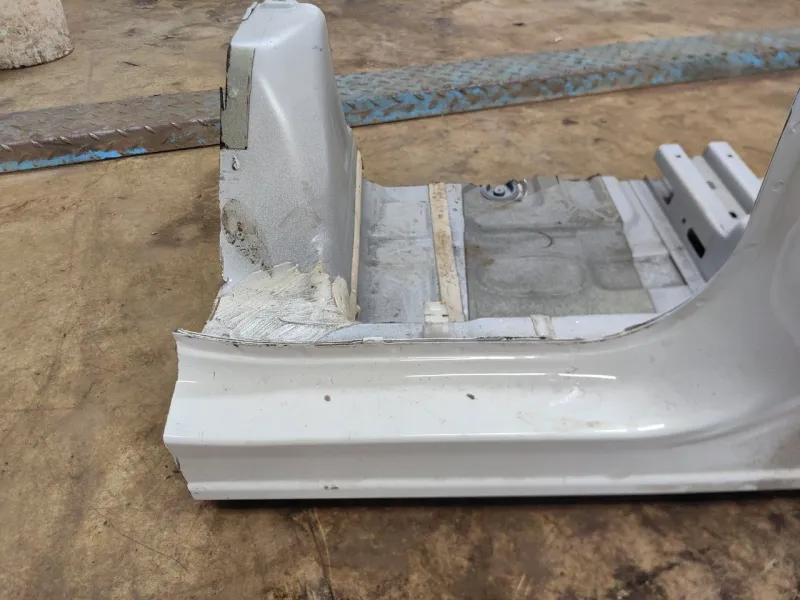 Порог с центральной стойкой