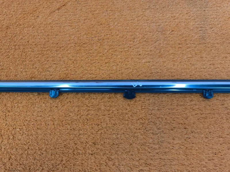 Молдинг стекла