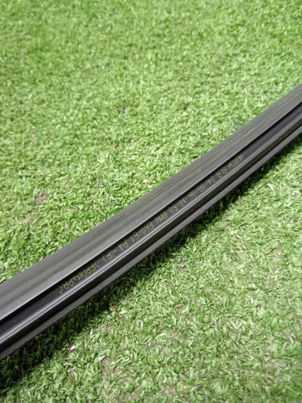 Уплотнитель стекла двери