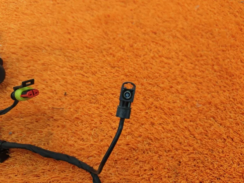 Электропроводка крышки багажника