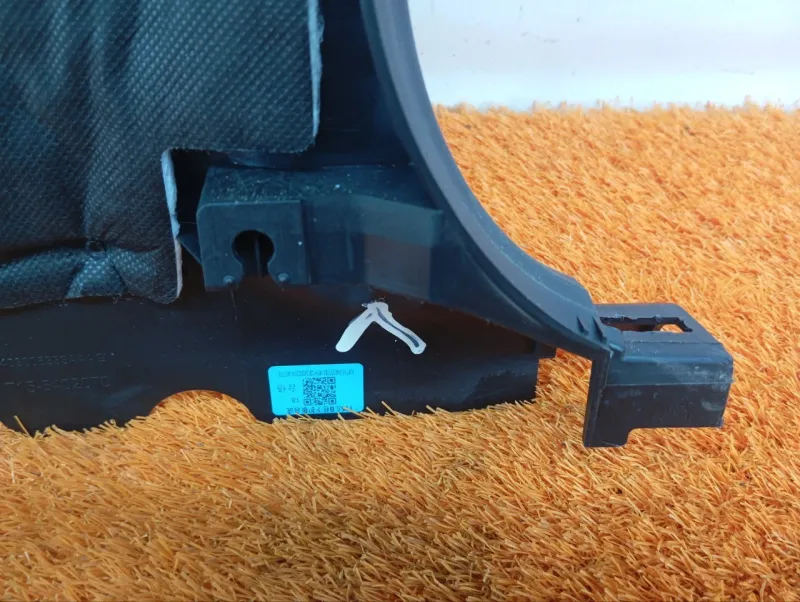 Обшивка центральной стойки