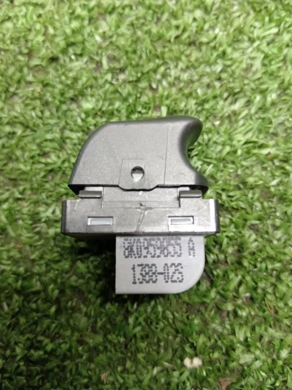 Кнопка стеклоподъемника