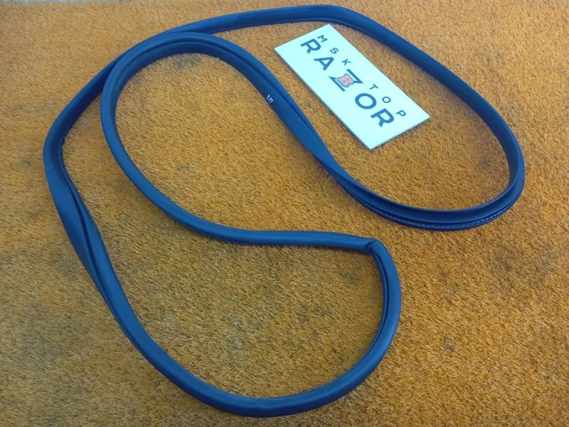 Уплотнитель проема двери