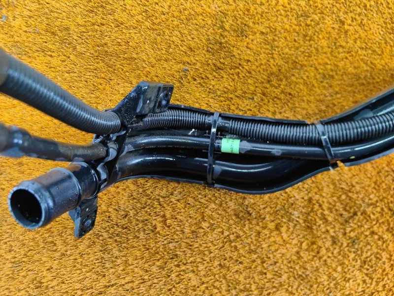 Горловина топливного бака