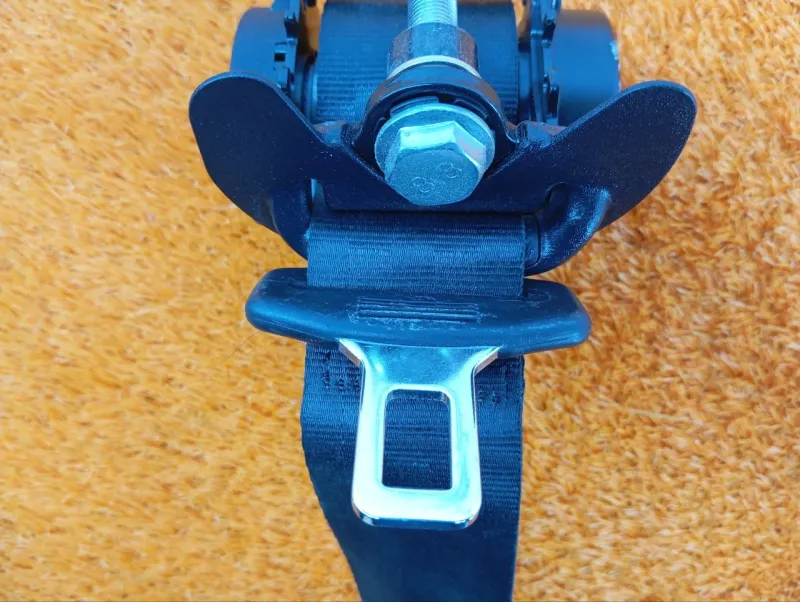 Ремень безопасности