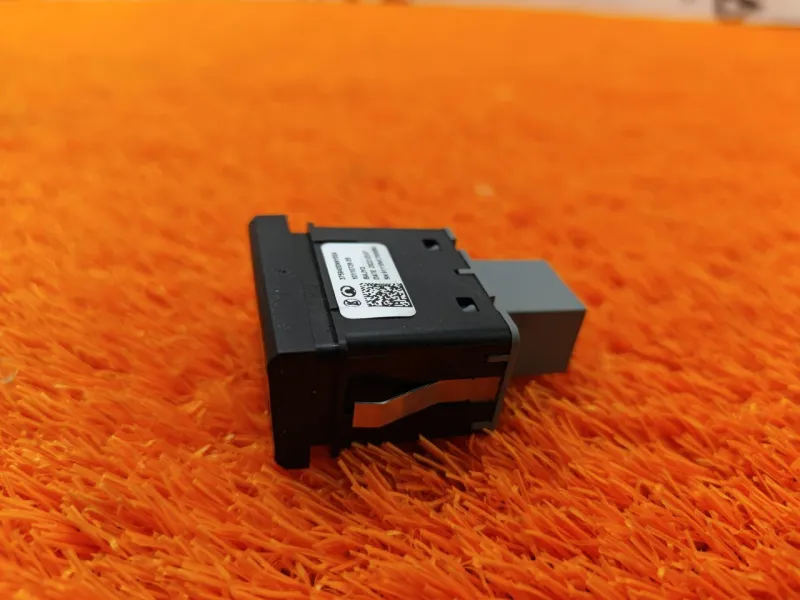 Кнопка обогрева сидений