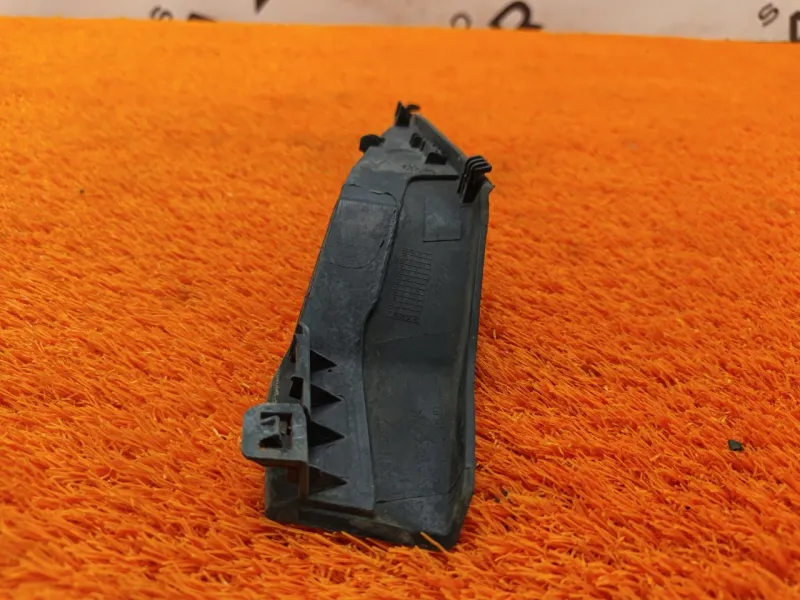 Накладка петли капота