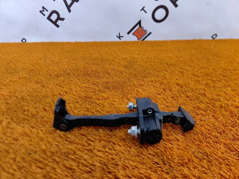 Ограничитель двери