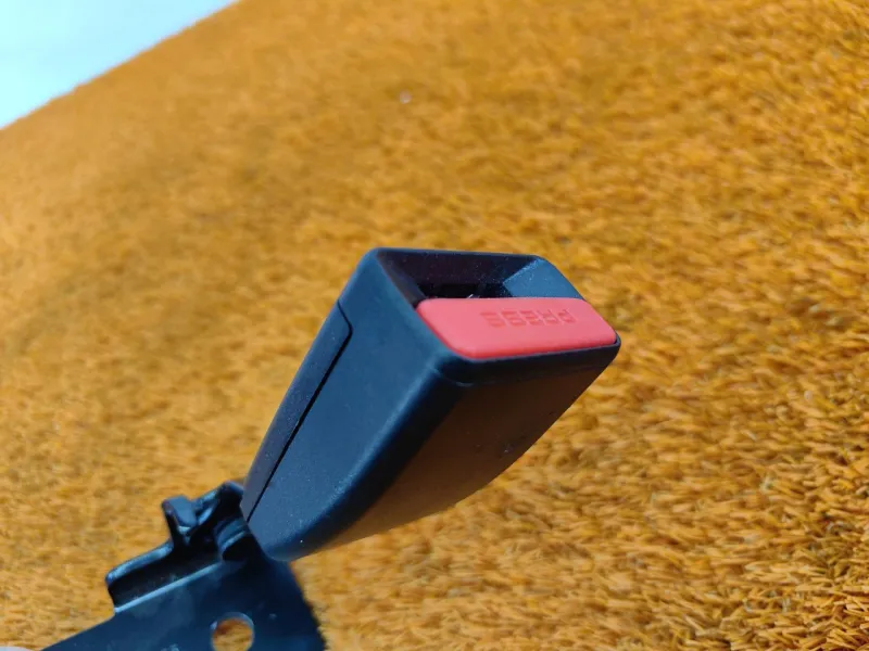 Ответная часть ремня безопасности