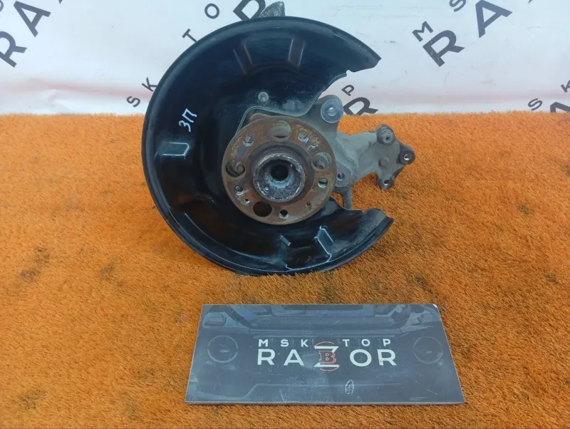 Кулак поворотный