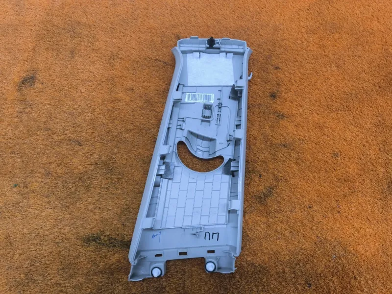 Обшивка центральной стойки