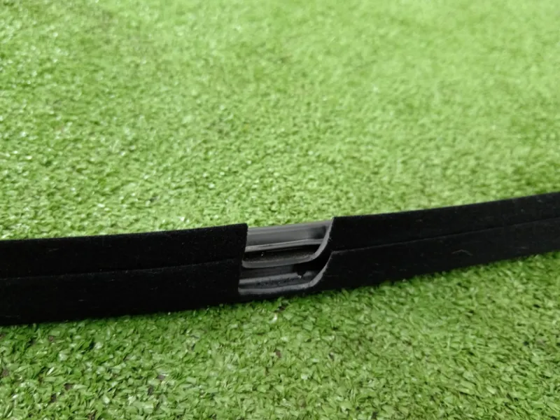 Уплотнитель стекла двери