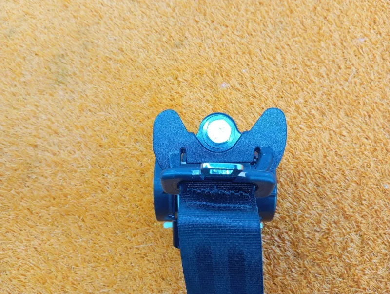 Ремень безопасности