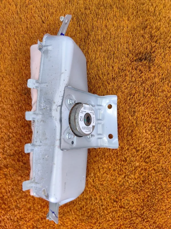 Подушка безопасности пассажира