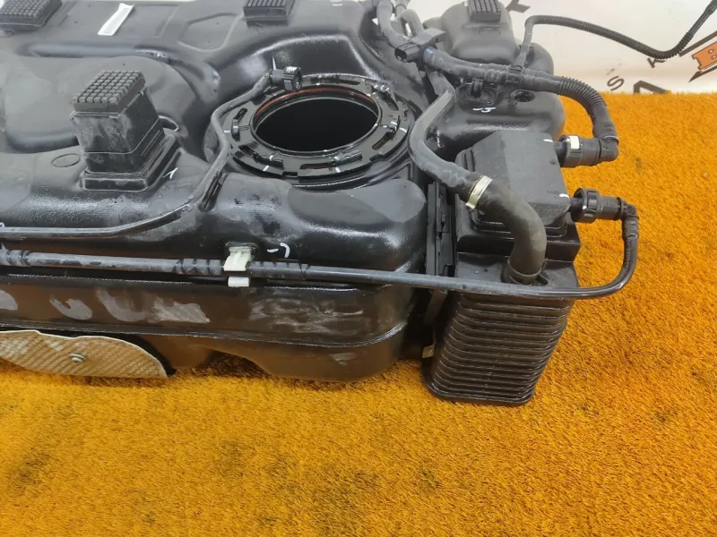 Бак топливный