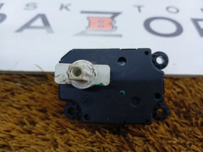 Моторчик заслонки печки