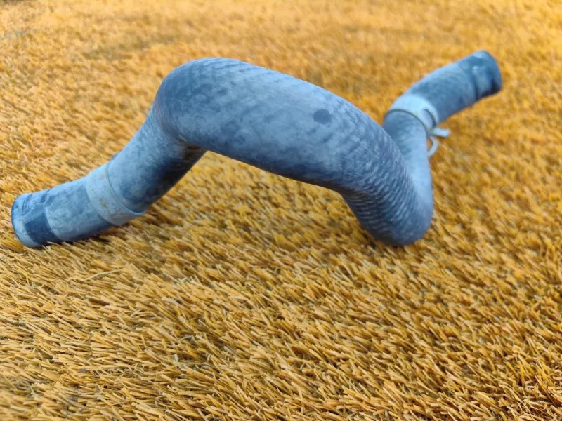 Патрубок отопителя