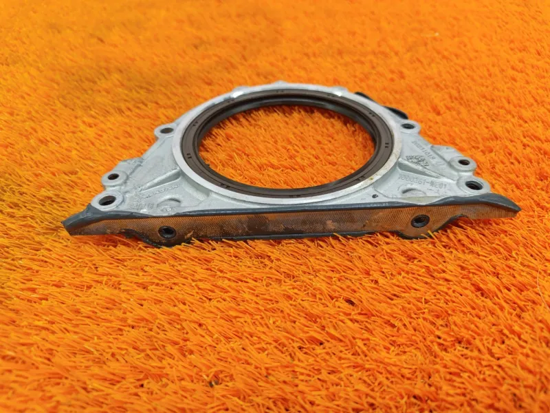 Крышка коленвала