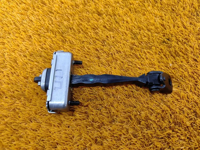 Ограничитель двери