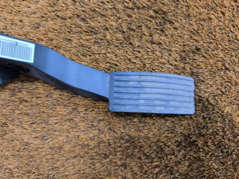 Педаль газа