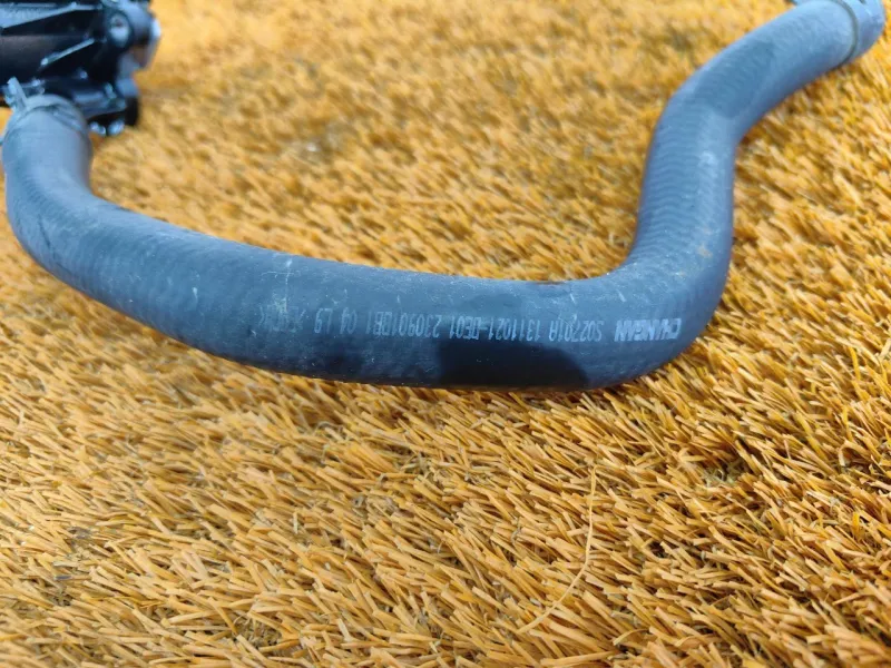 Патрубок термостата