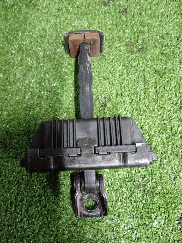 Ограничитель двери