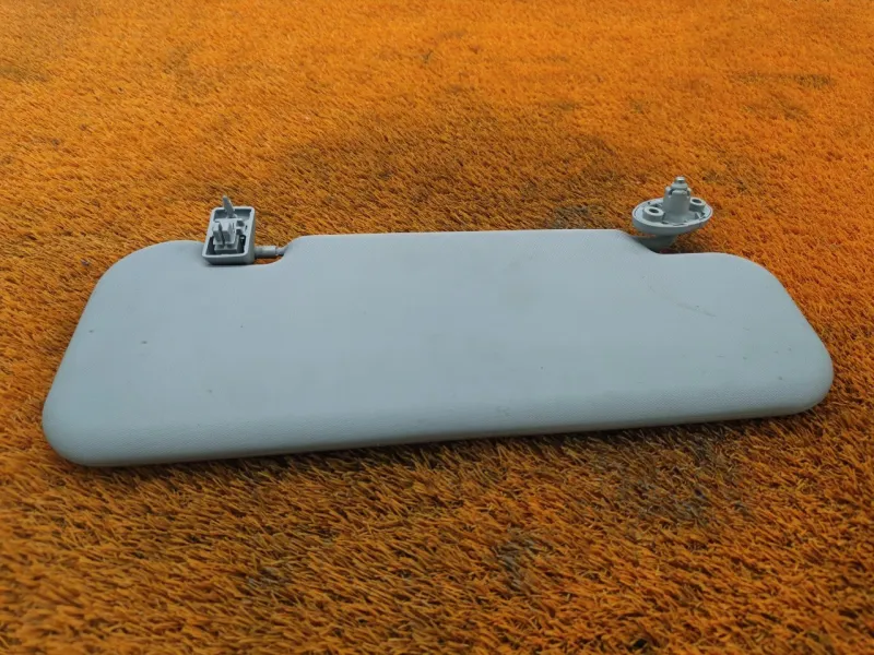 Козырек солнцезащитный