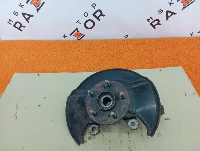 Кулак поворотный