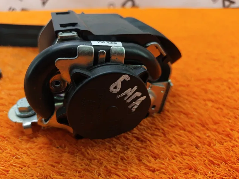 Ремень безопасности