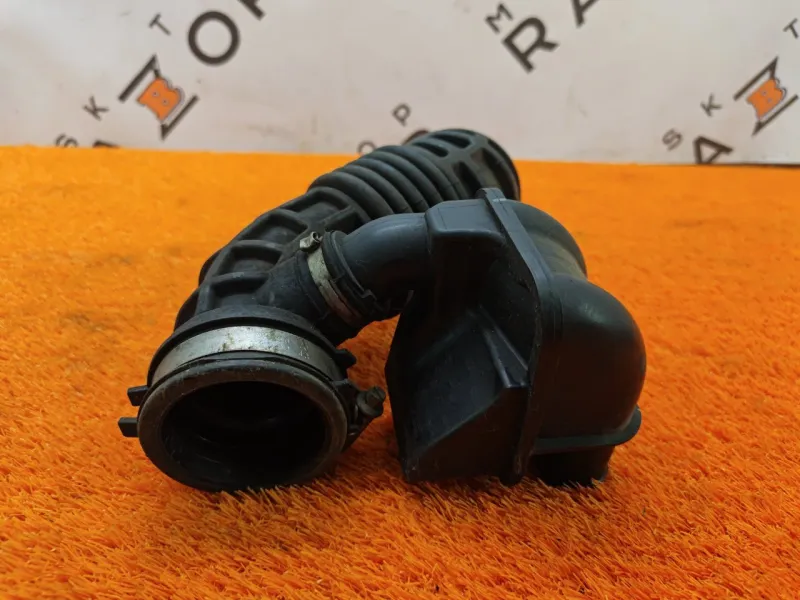 Патрубок воздушного фильтра