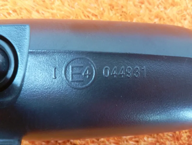 Зеркало заднего вида