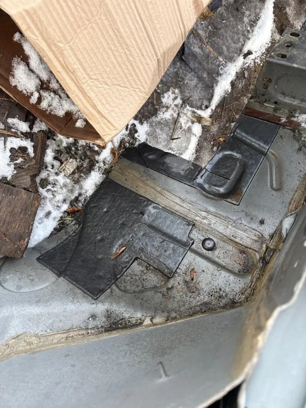 Порог с центральной стойкой