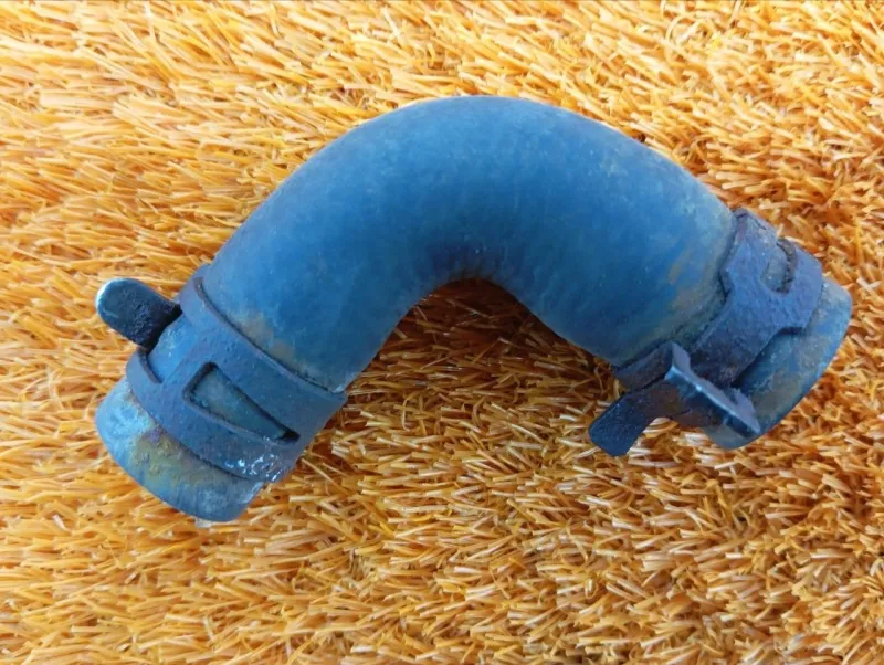 Патрубок радиатора