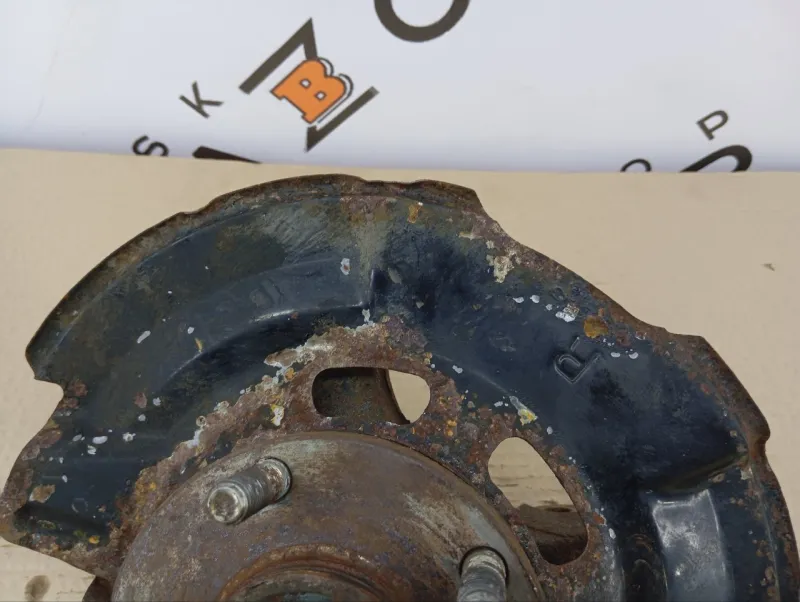 Кулак поворотный