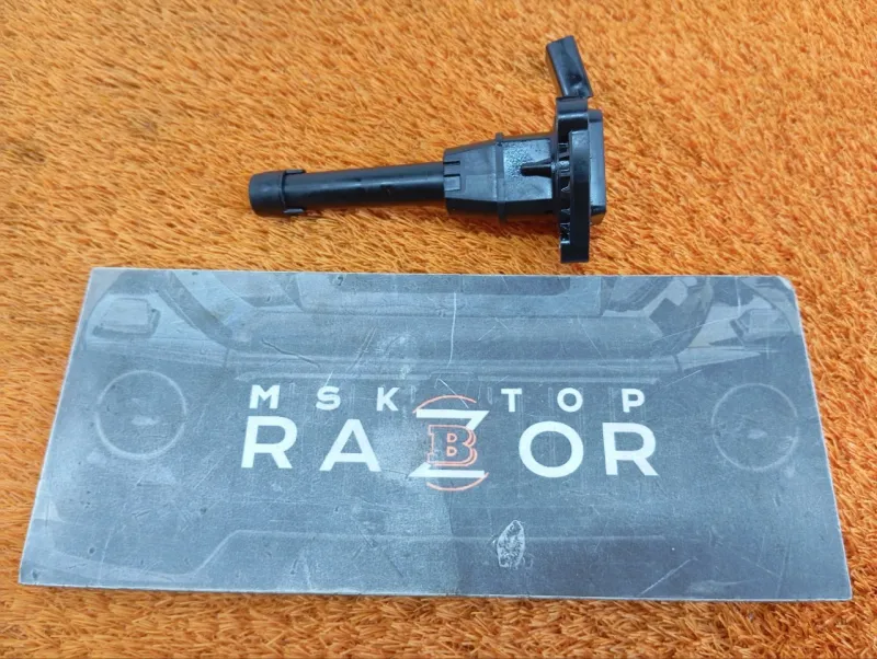 Датчик уровня масла в двигателе