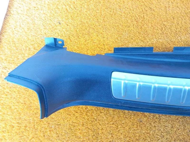 Накладка замка багажника