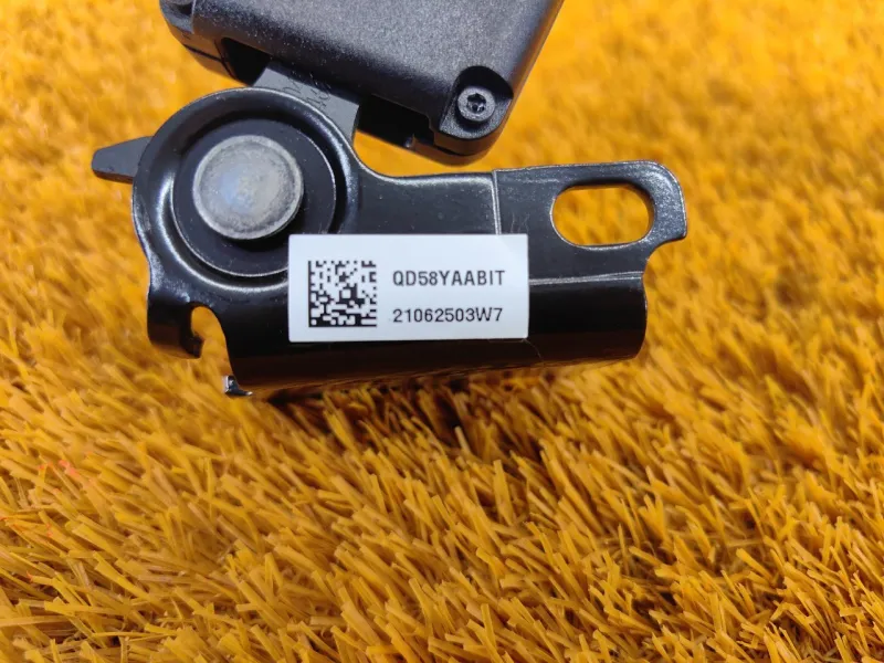 Ответная часть ремня безопасности