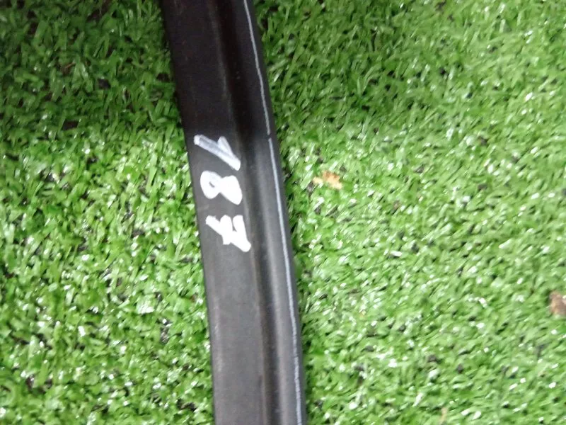 Уплотнитель стекла двери