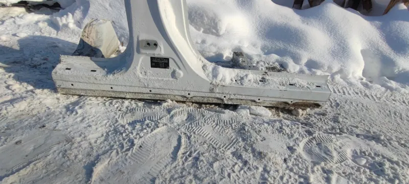 Порог с центральной стойкой