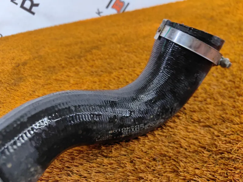 Патрубок интеркулера