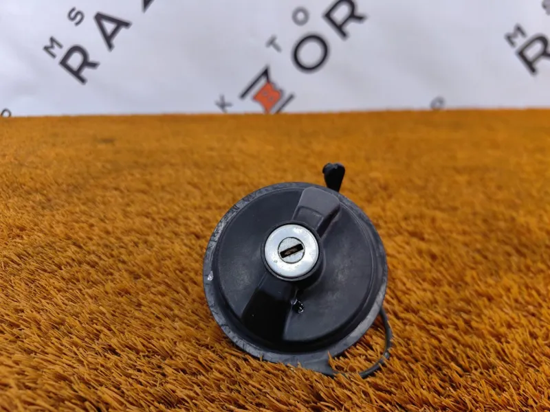 Крышка топливного бака