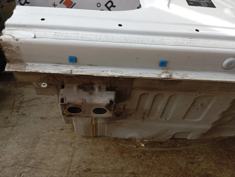 Порог с центральной стойкой