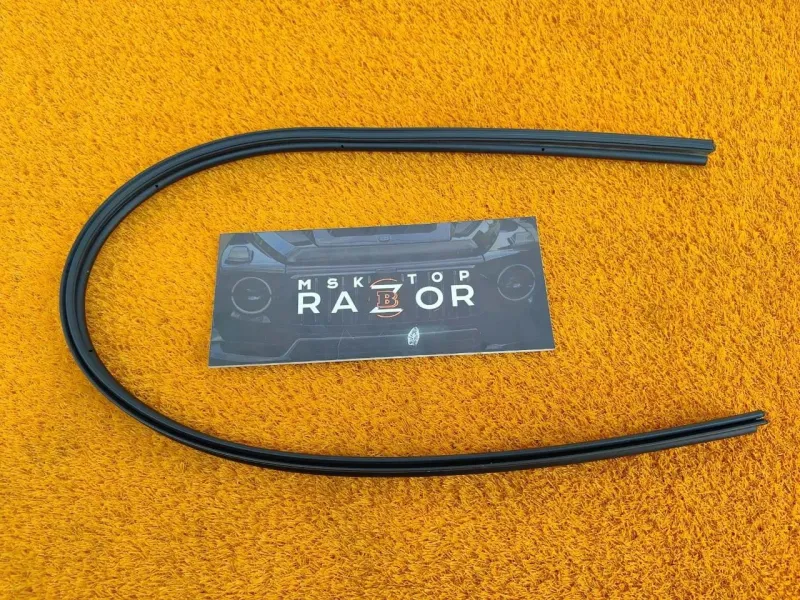 Уплотнитель капота