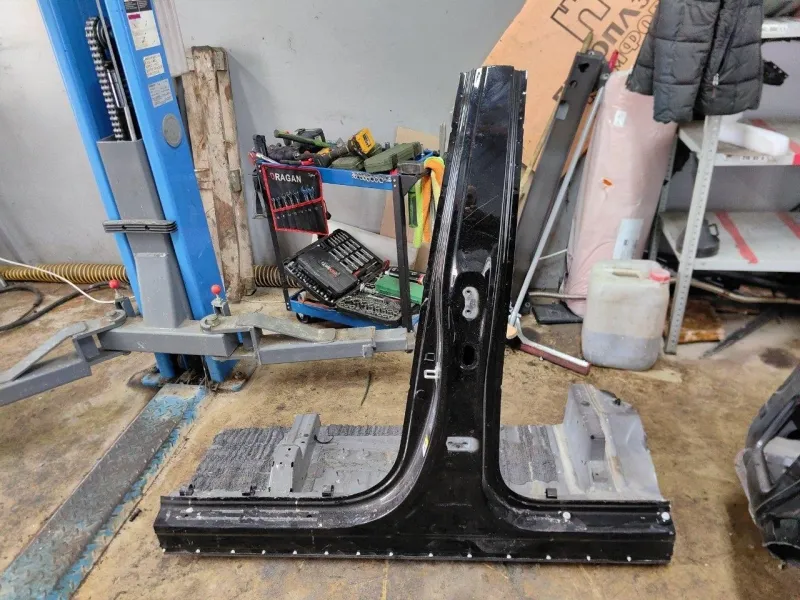 Порог с центральной стойкой