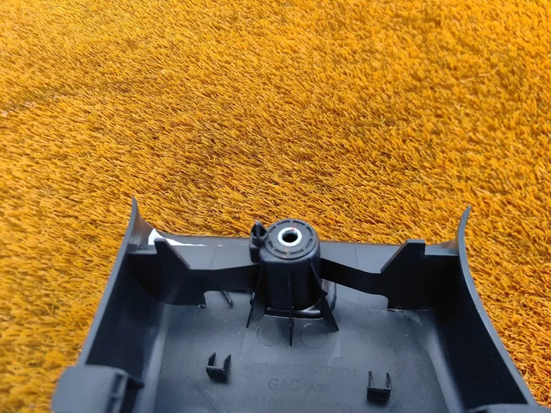 Обшивка центральной стойки