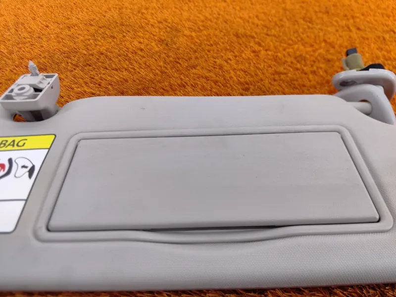 Козырек солнцезащитный