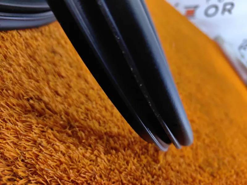 Уплотнитель проема двери